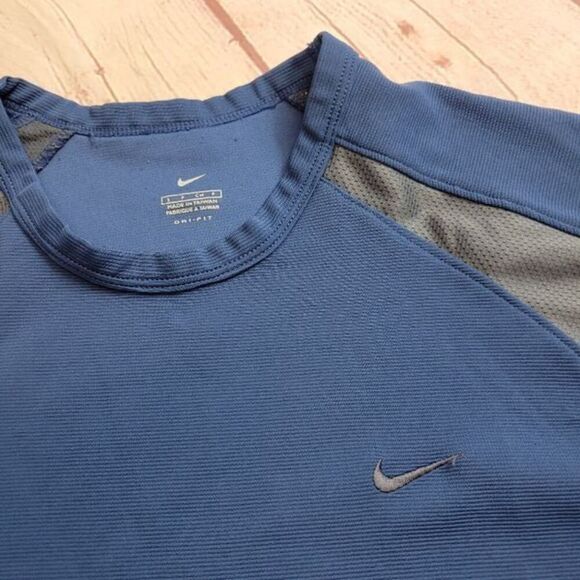 Nike Drifit shirt S - Picture 2 of 5